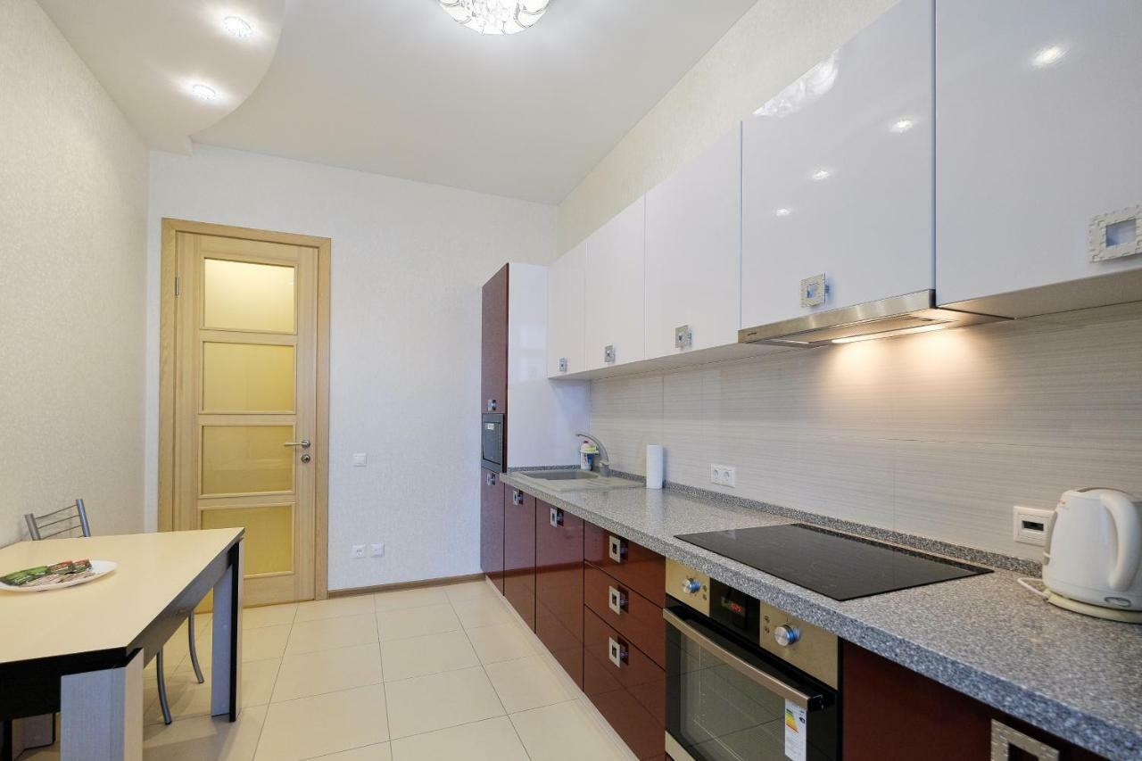 Apartament Petrovskie On Kartashova 3 Daire Tomsk Dış mekan fotoğraf